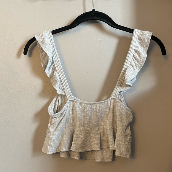 Urban Ruffled Crop Top - Picture 2 of 4